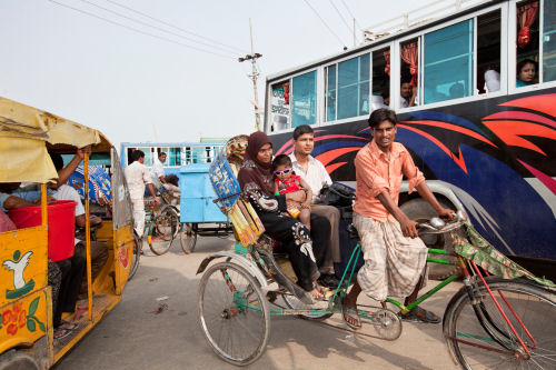 Rikschas sind Bangladeschs Verkehrsmittel Nr. 1 (c) 2012 Kathrin Harms/MISEREOR