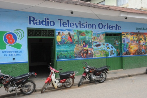 Die Türen stehen bei Radio Oriente immer offen.