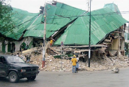 Haiti - 2010 - zusammengestürztes haus