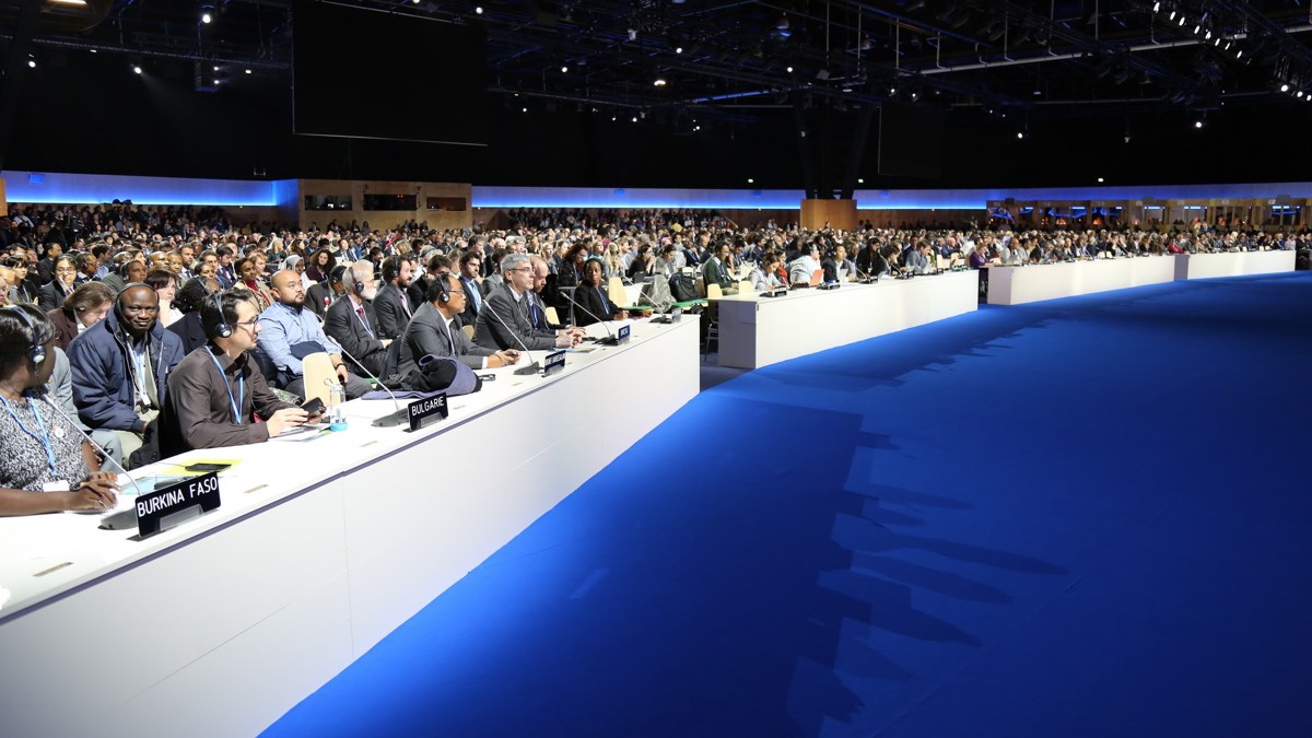 Eröffnungssitzung der Klimaverhandlungen COP21 in Paris. Foto: UNFCCC