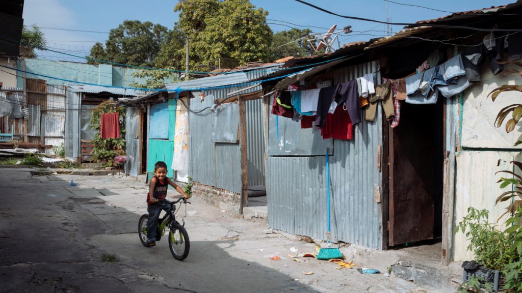 Armenviertel in San Salvador in El Salvador. © Schwarzbach | MISEREOR