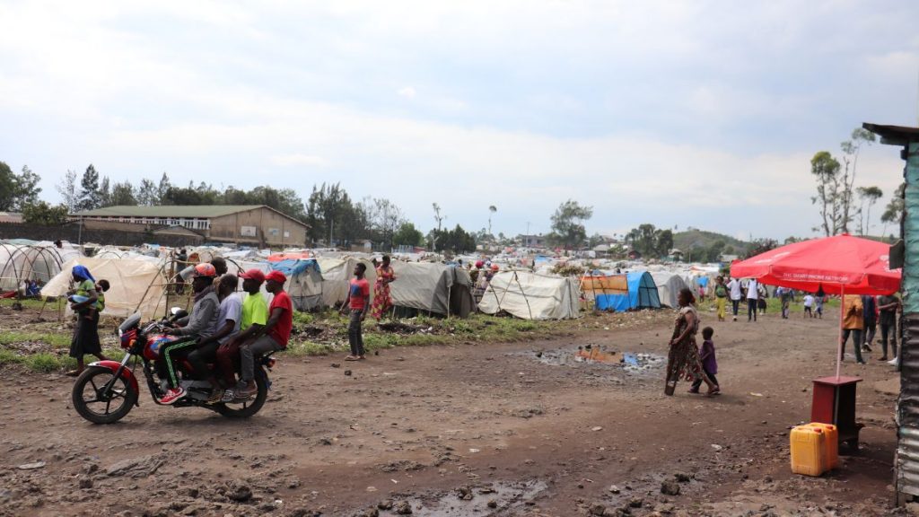 Auf dem Gelände von Misereor-Partnerorganisation Don Bosco Goma, haben sich viele Vertriebene niedergelassen