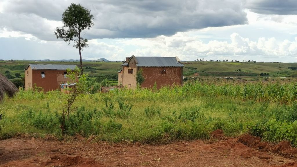 Blick auf einen Teil des Dorfes Ankaditapaka, Madagaskar.