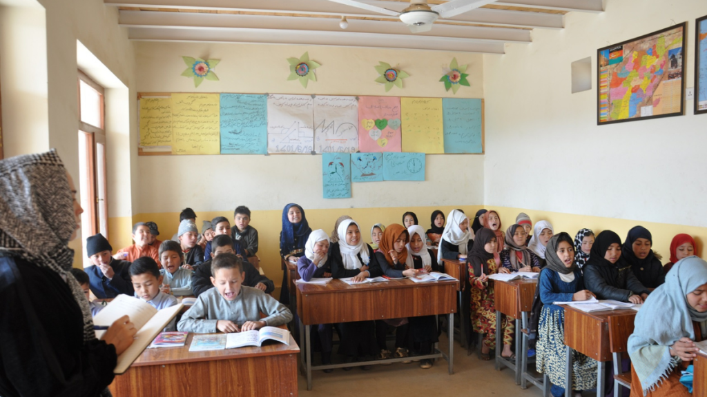 Schulklasse in Afghanistan