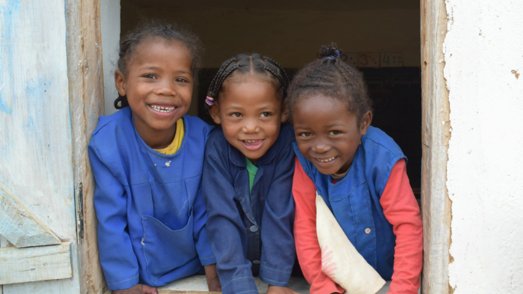 Für viele Kinder im Hochland Madagaskars ist VOZAMA die einzige Chance auf eine Schulbildung. - © VOZAMA