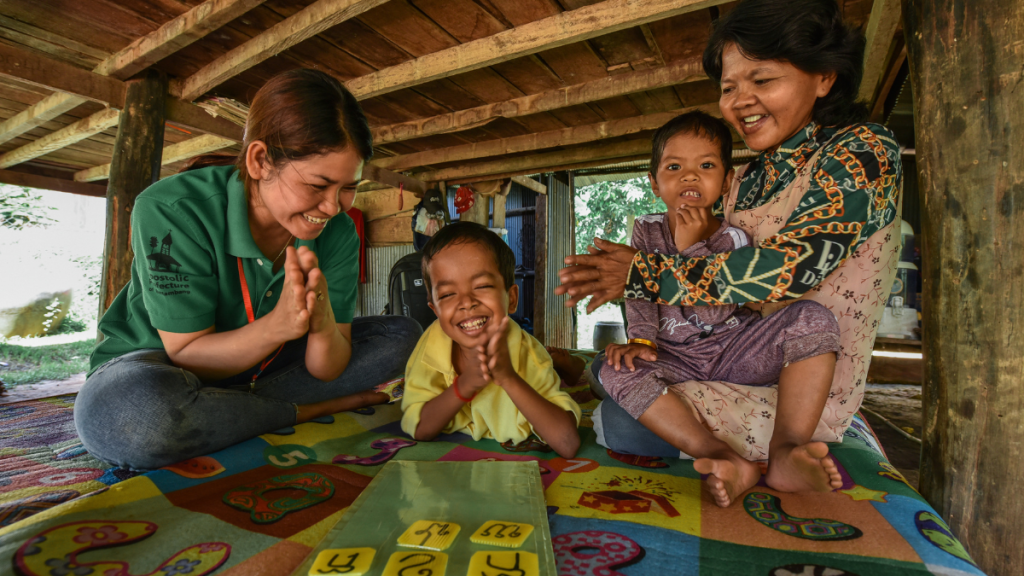 Spendenprojekt Kambodscha: Kinder und Jugendliche mit Behinderung © Karuna Battambang